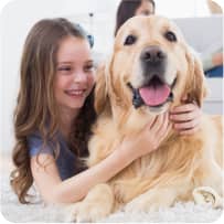 img - girl-embracing-golden-retriever