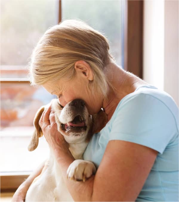img - senior-woman-and-dog